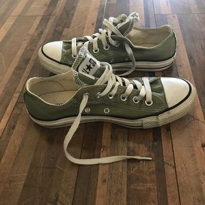 Converse Chuck Taylors Unisex W 8/ M 6